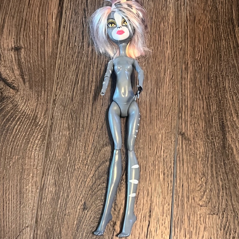 Monster High Meowlody Doll Grey Cat Body for Ooak Custom Parts Missing Hand Tail